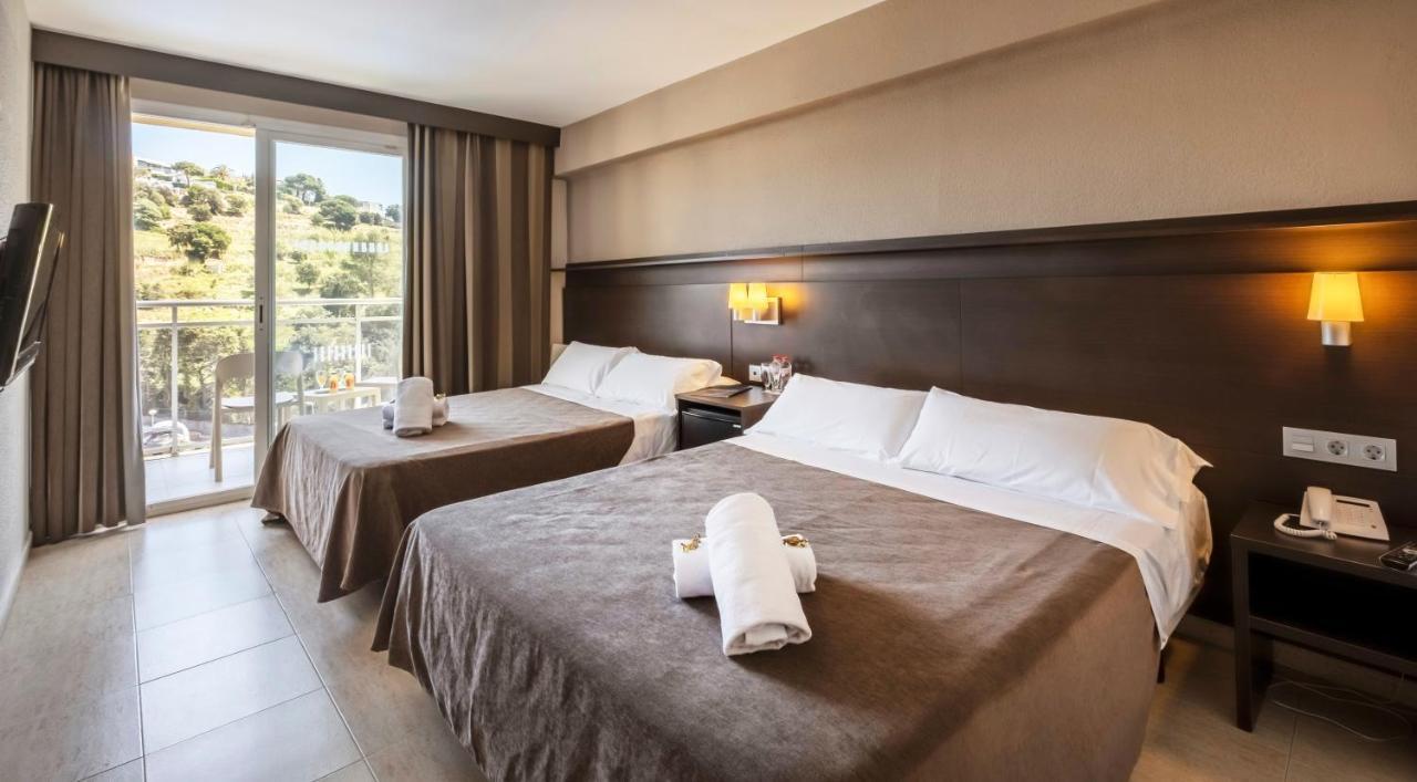 Zweibettzimmer mit Poolblick (2 Erwachsene + 2 Kinder)
